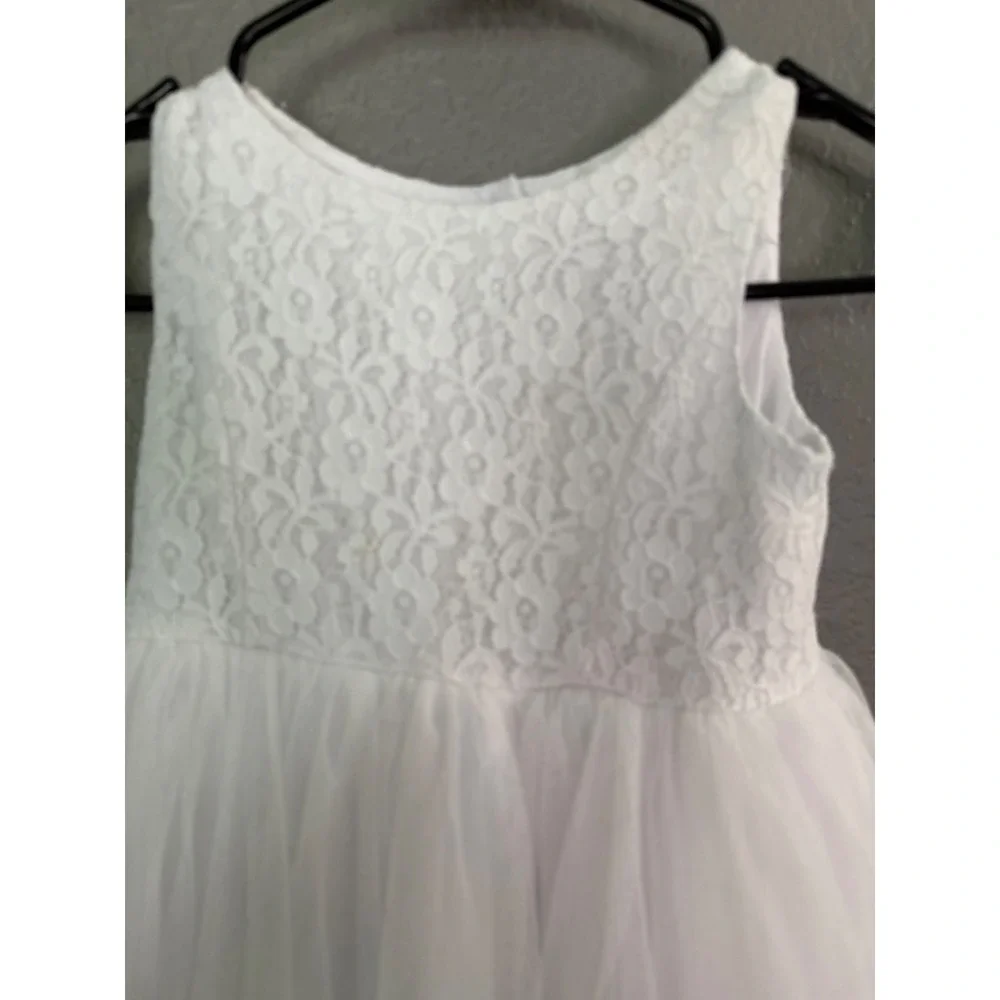 Davids Bridal Girls White Lace and Tulle Flower Girl Dress Size 5 Formal Wedding - Picture 2 of 6